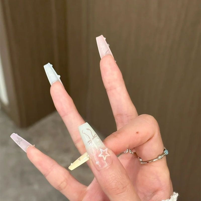 Artistic Themed Press-On Nail Extensions