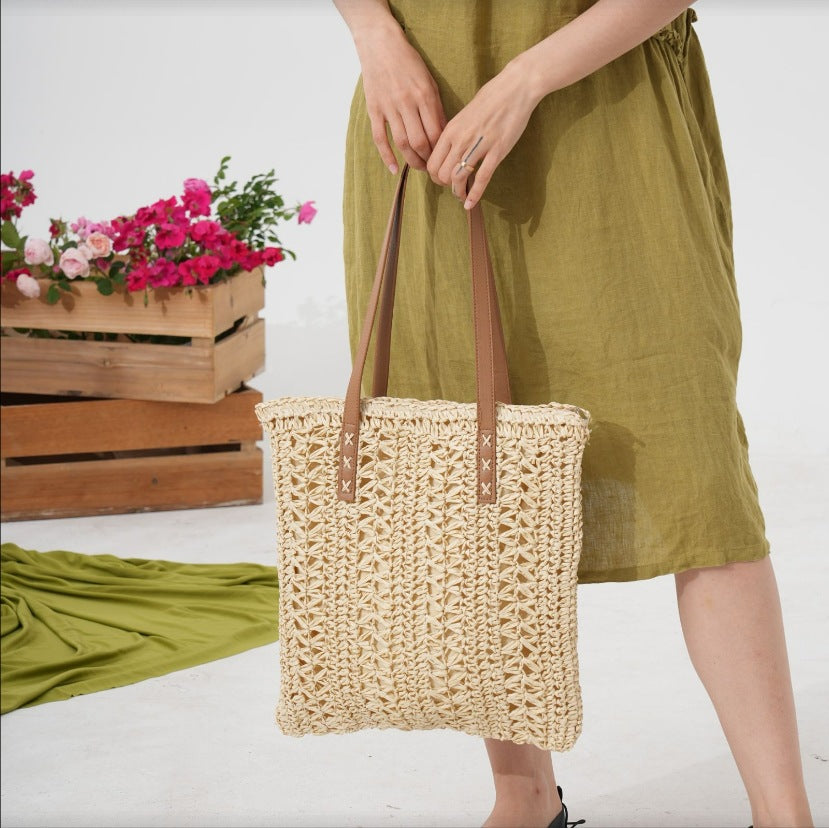 Spacious straw shoulder bag with elegant leather handles Kalsten