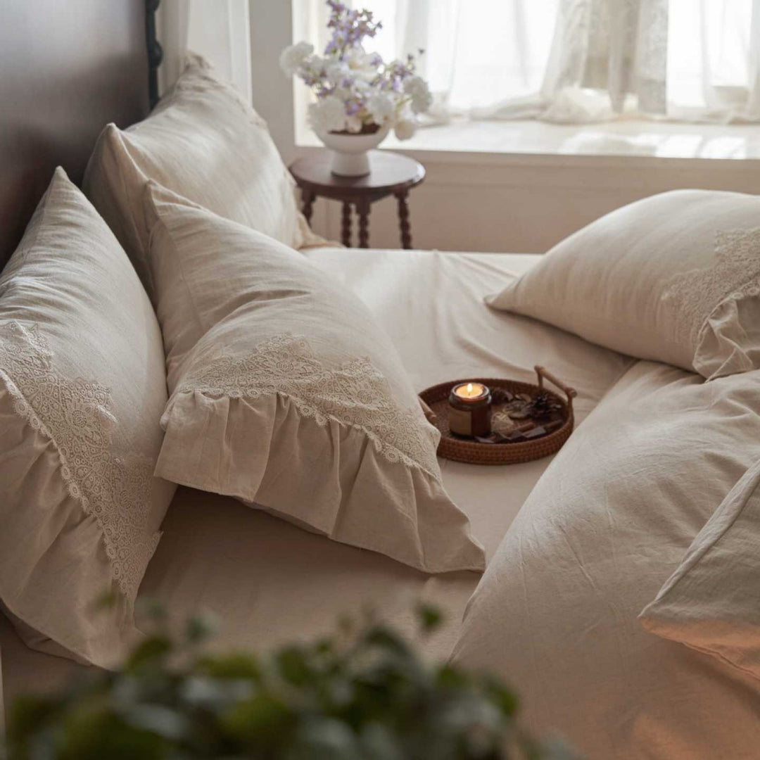 Fine cotton-linen bedding set with lace trim and frill