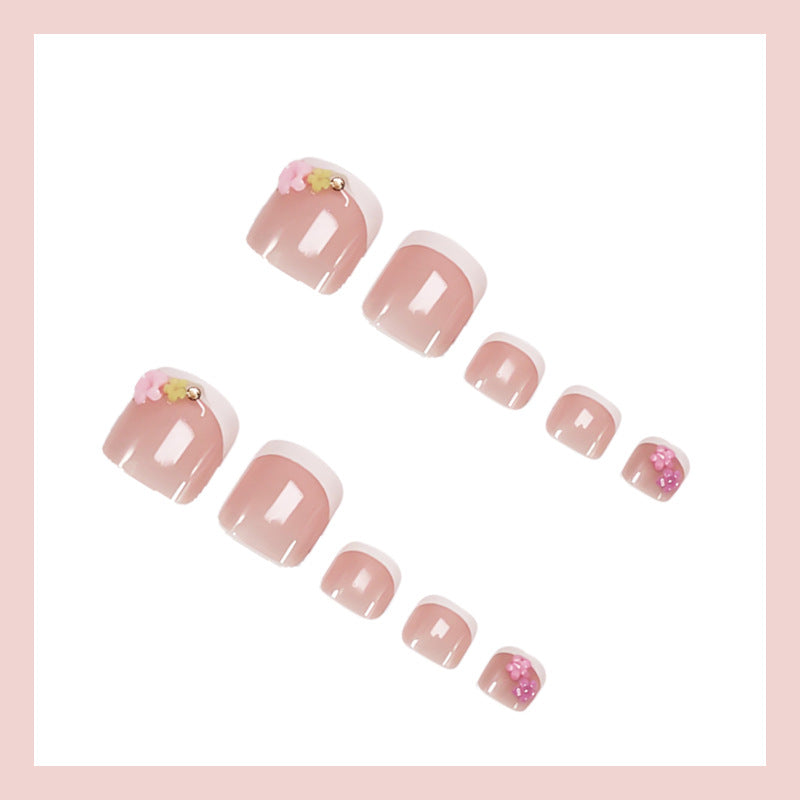 Nail set with delicate flower decorations and elegant tips Kalsten