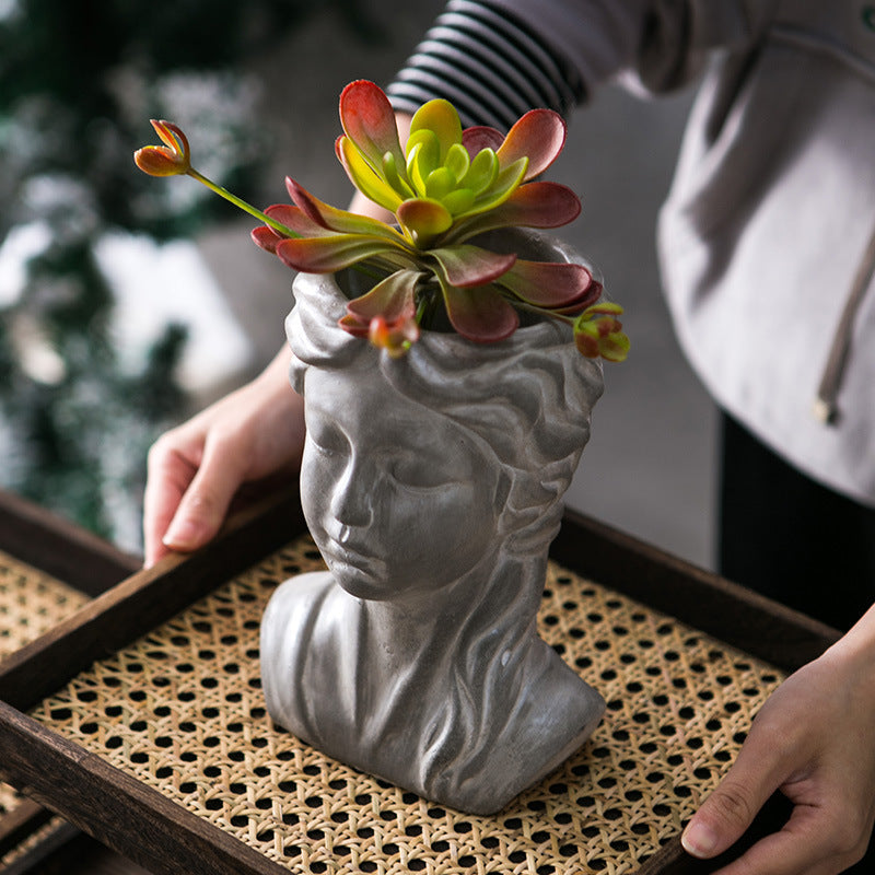 Stylish Sculpture Head Kalsten