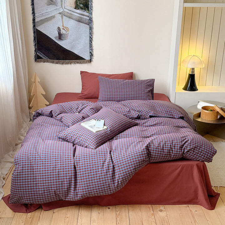 Reversible checkered bedding set made of cotton satin with quilted look and fitted sheet