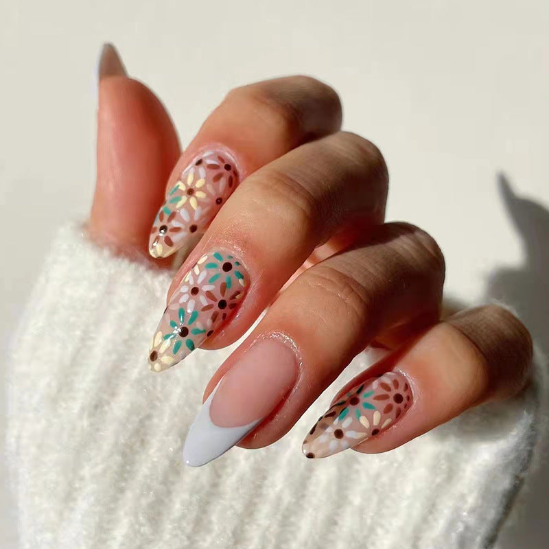 Artful nails with floral design Kalsten