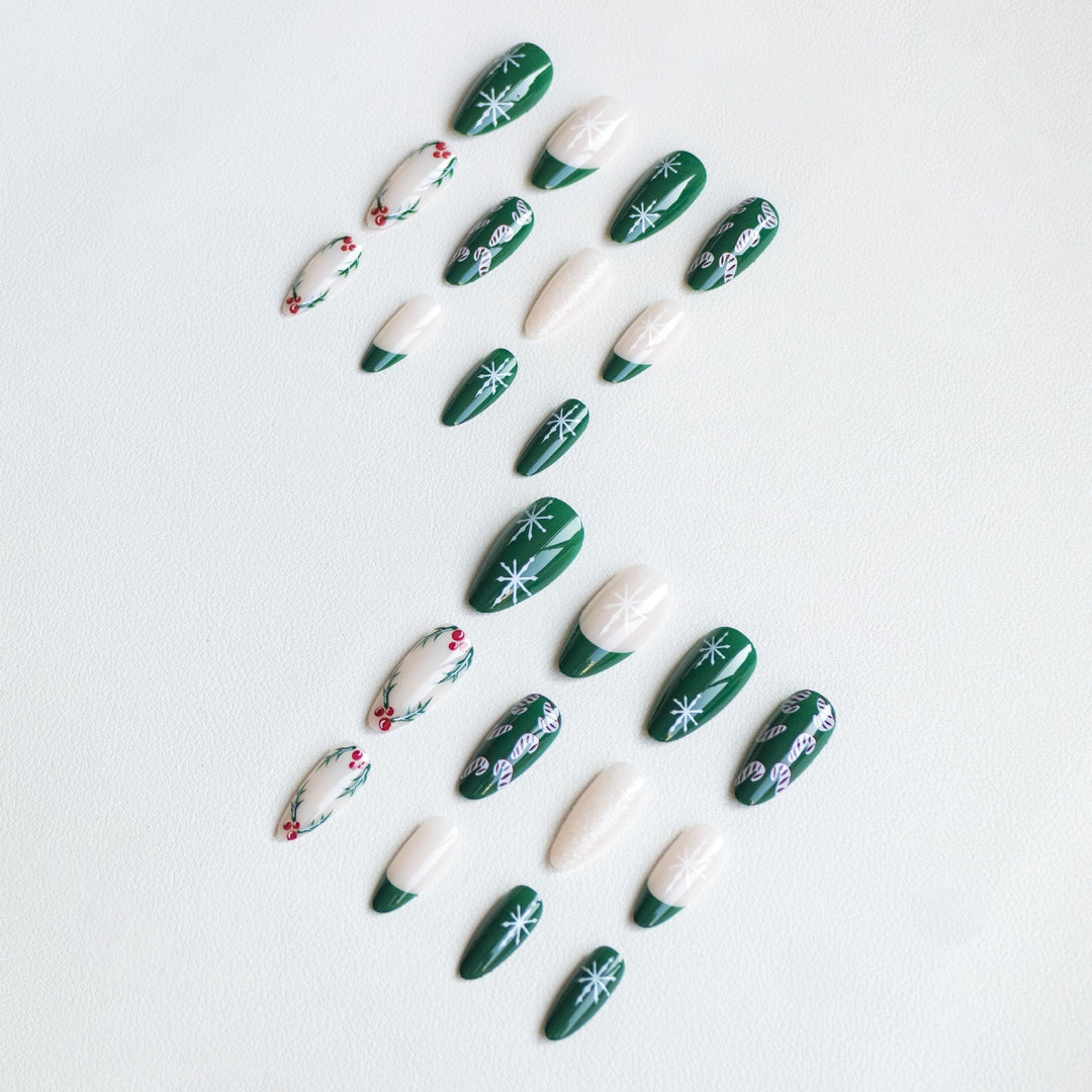 Holiday-Themed Nail Art Set  1790958181