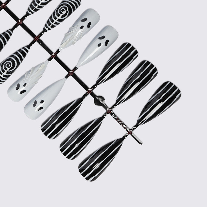 Fake nail set with spooky Halloween designs Kalsten