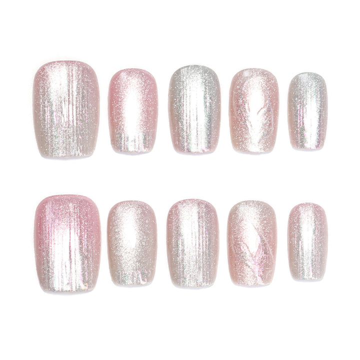 Artificial nail art in shimmering design Kalsten