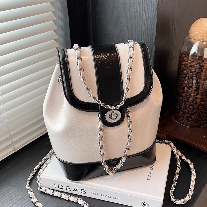 Chic Chain-accented Bucket Handbag Kalsten