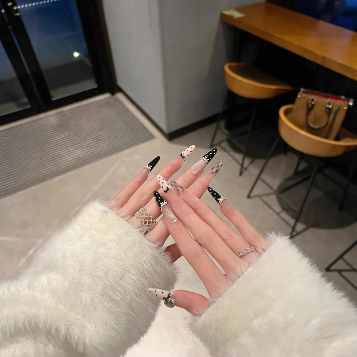Stylish Decorative Press-On Nail Extensions