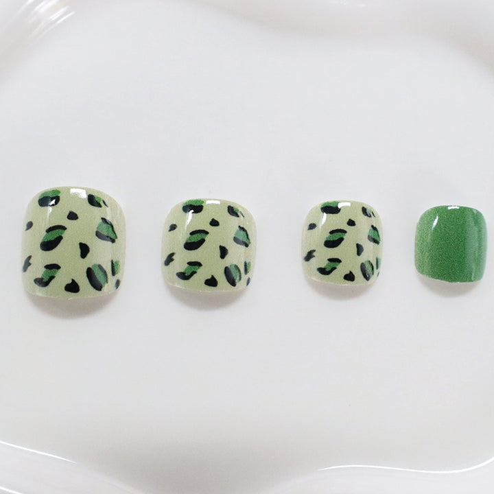 Artistic Animal Print Nail Art Kalsten