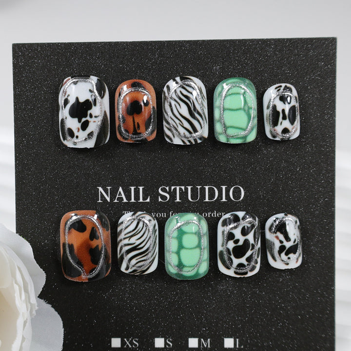 Nail art set with trendy animal patterns Kalsten