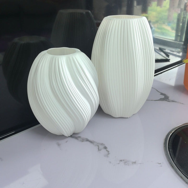 Decorative Ribbed Ceramic Vase Kalsten