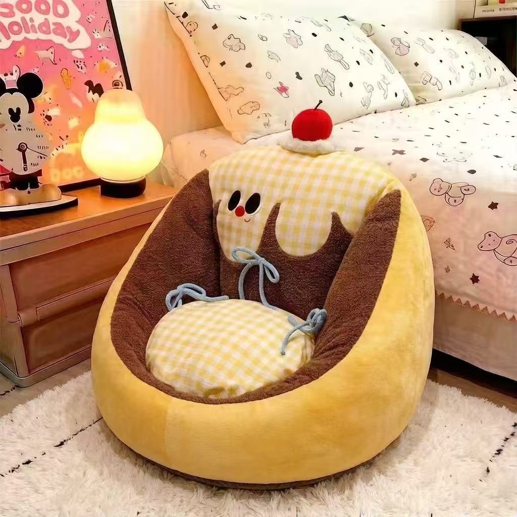 Cozy plush pet bed in cake shape with surrounding edge