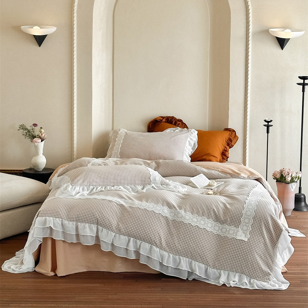Bedding set with Vichy check, lace trim, and double-layer ruffle