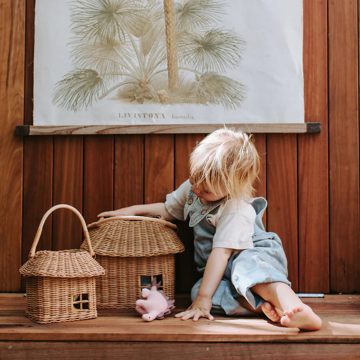 Playful storage basket in house design Kalsten