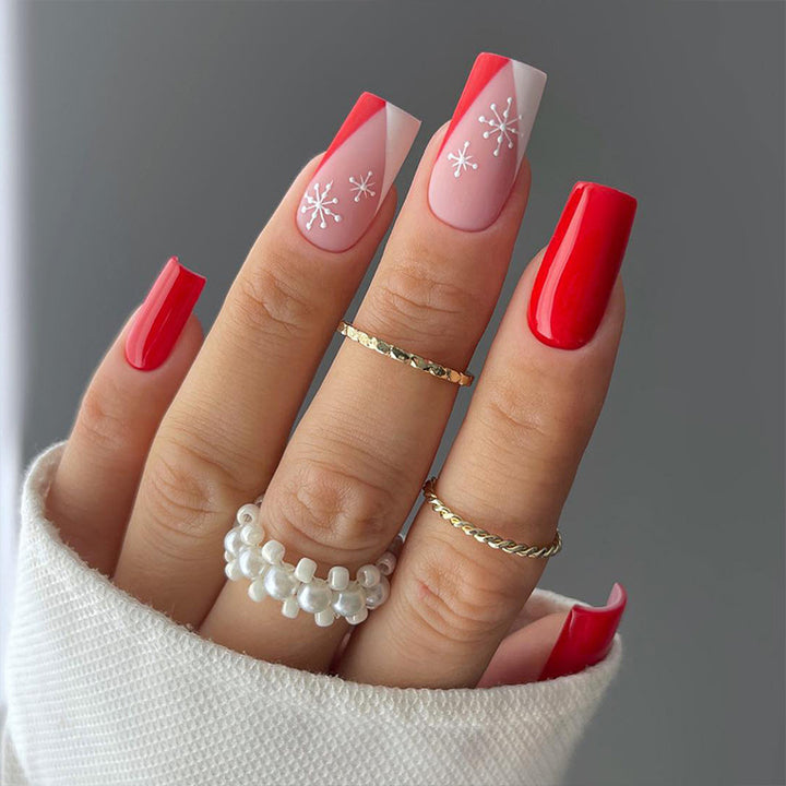 Artistic nail design in a wintry style Kalsten