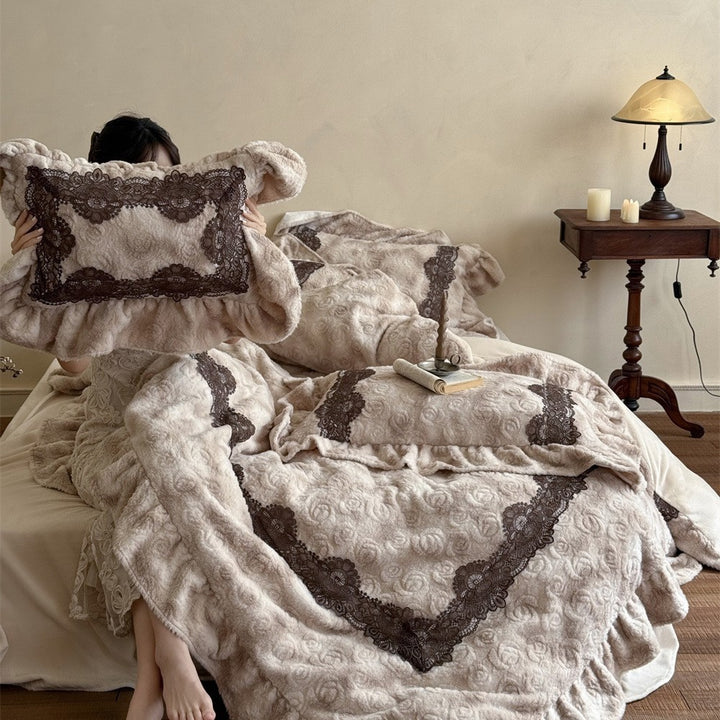 Cozy quilted bedspread and bed cover set with lace border