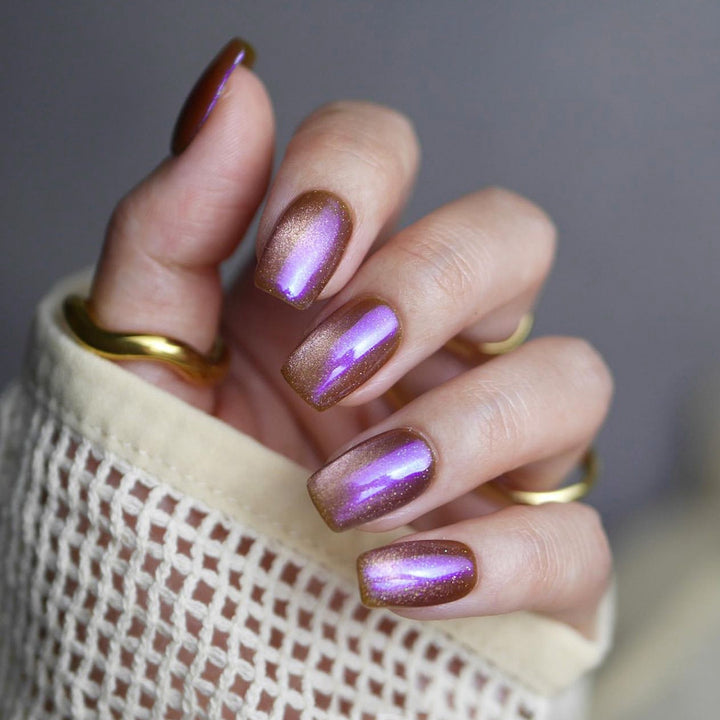 Artful Nail Art with Shimmering Gradient Kalsten