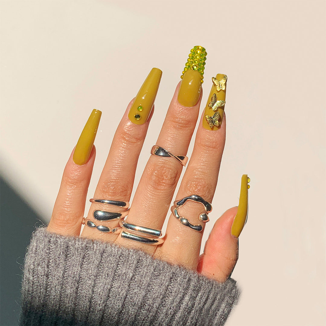 Nail art with heart and lip designs Kalsten