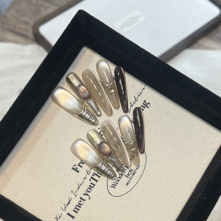 Artistic Press-On Nail Design Kalsten