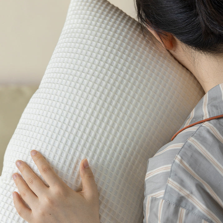 Long lumbar support pillow with breathable waffle cover Kalsten