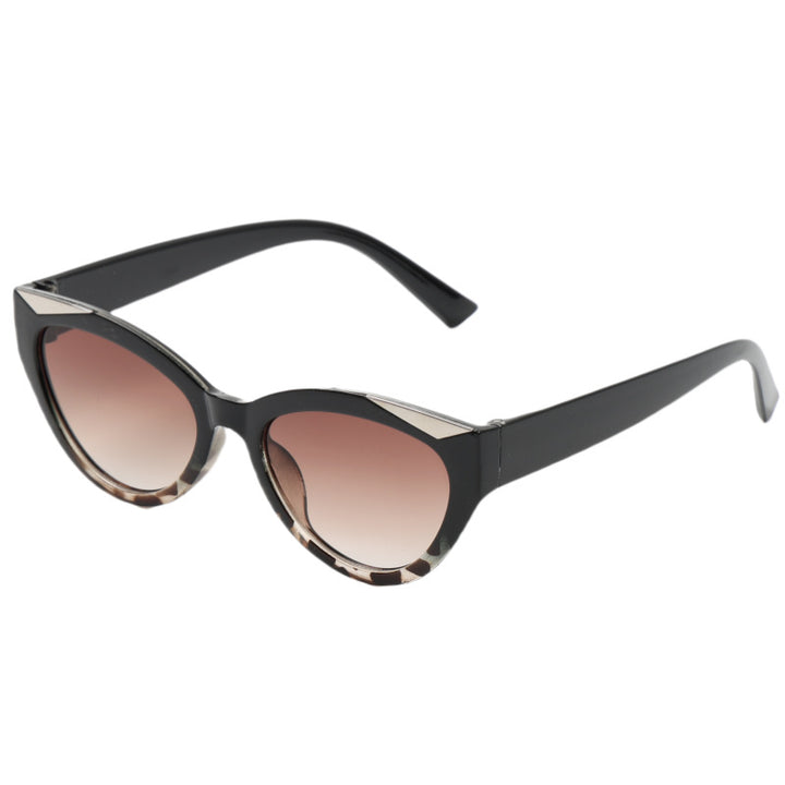 Women's elegant Cat-Eye sunglasses with luxurious details Kalsten