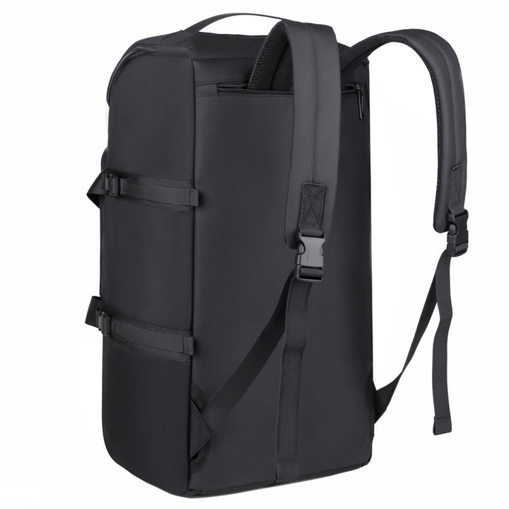 Men's sporty and spacious travel bag Kalsten