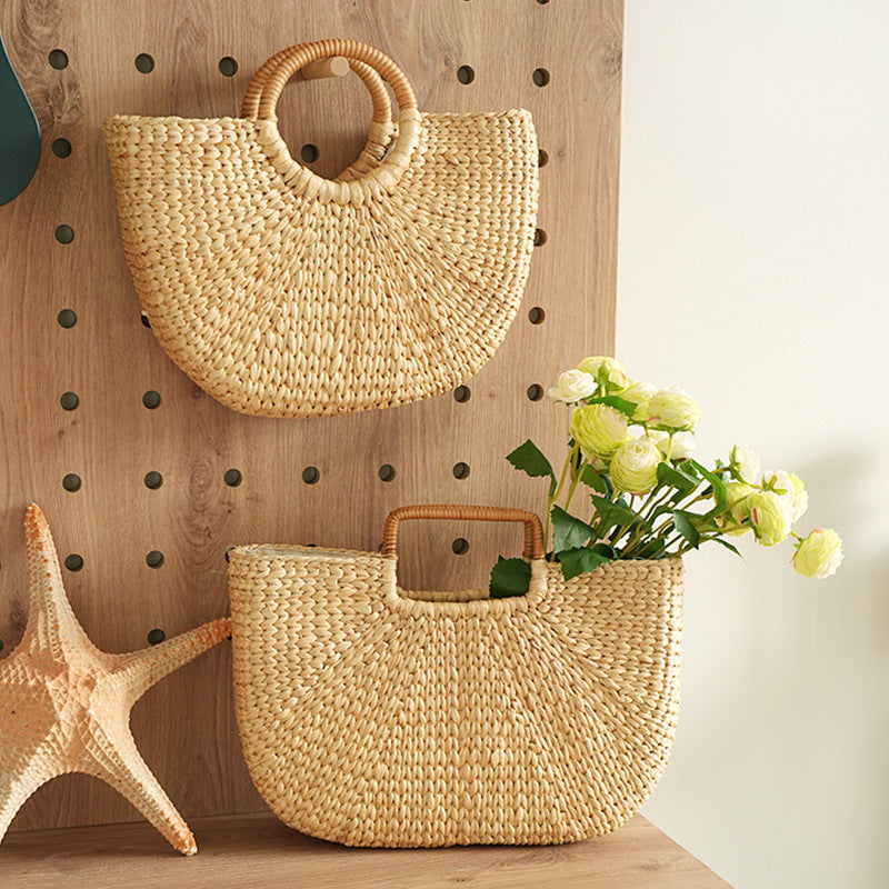 Handmade beach bag made of braided rattan Kalsten