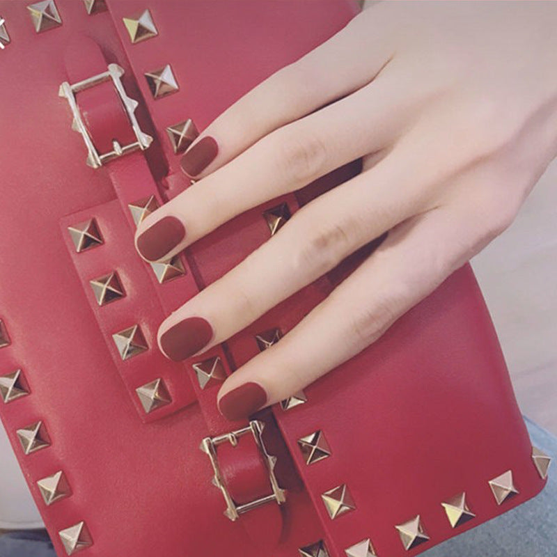 Matte Press-On Nail Set Kalsten