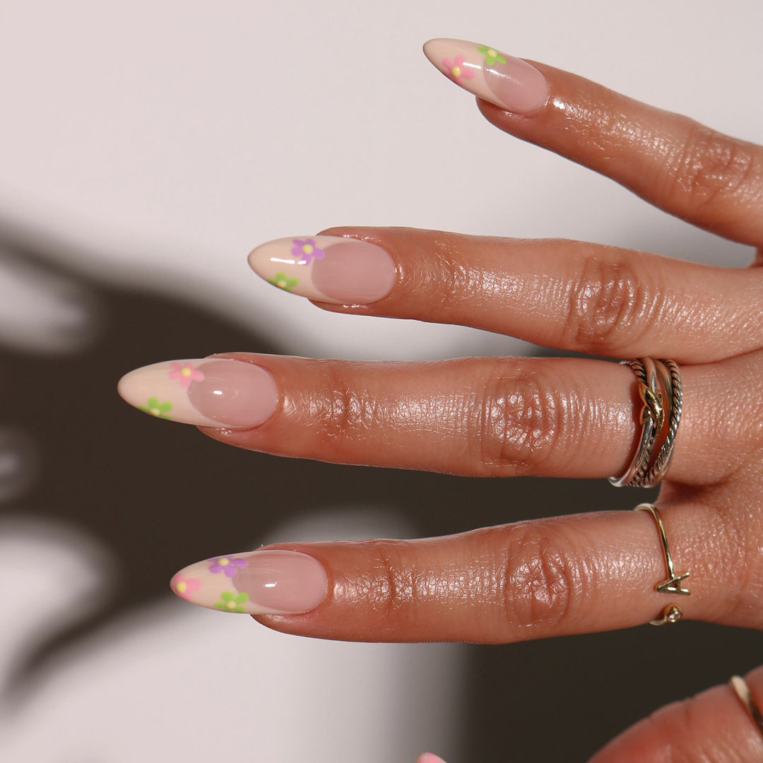 Floral Accent Press-On Nail Set