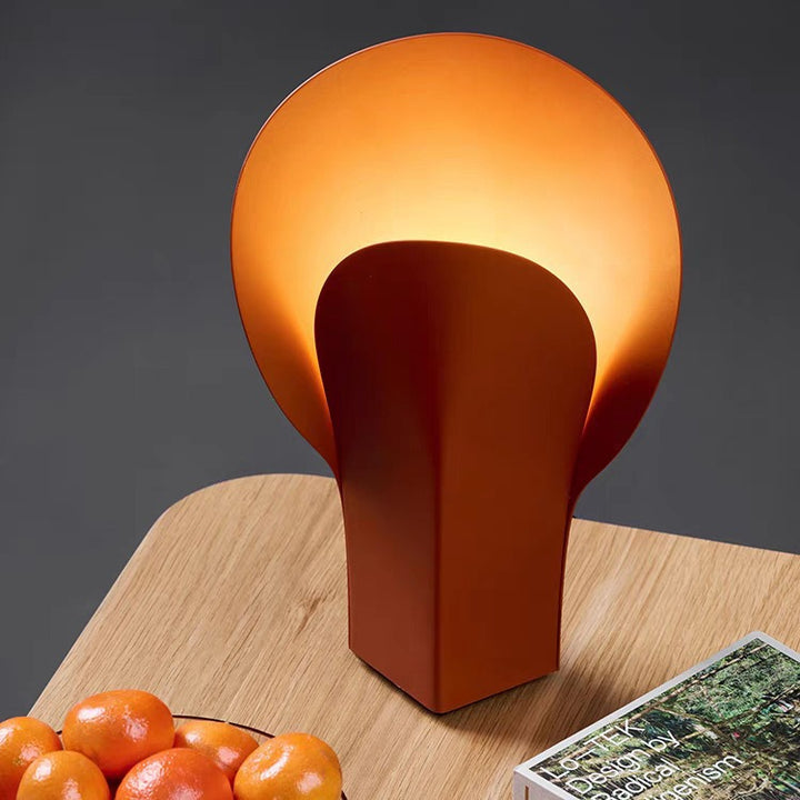 Modern Minimalist Table Lamp with Elegant Curved Shade