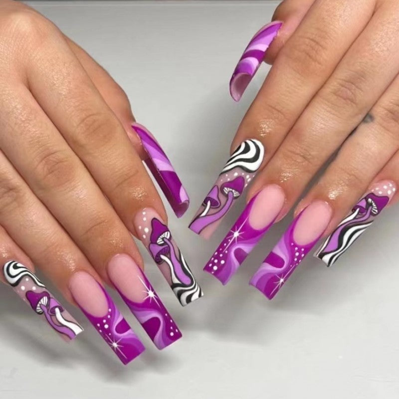 Artificial nails in modern abstract design Kalsten
