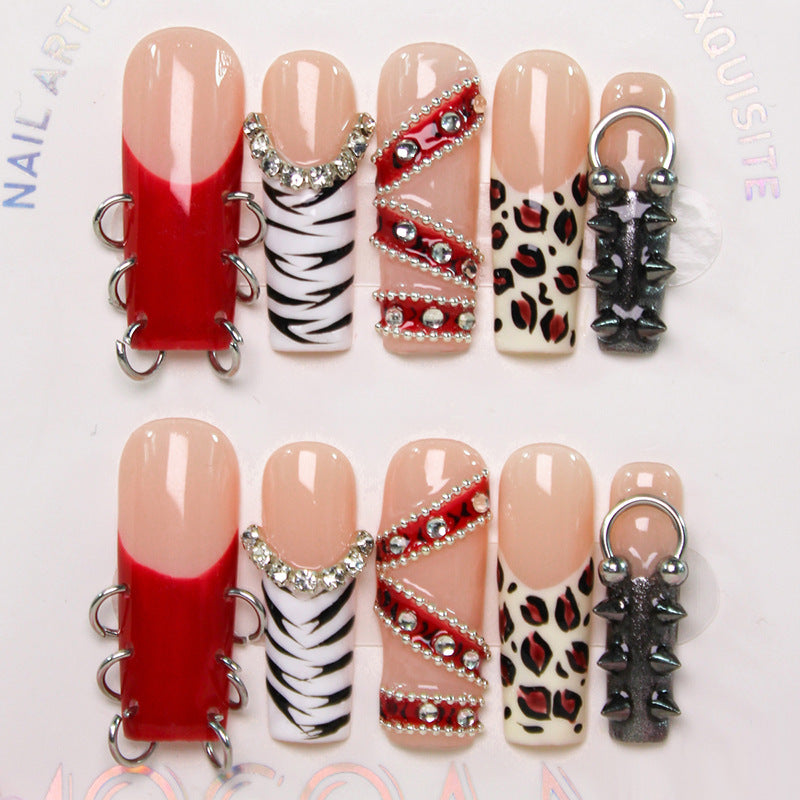 Nail art set with glamorous accents and extraordinary designs Kalsten
