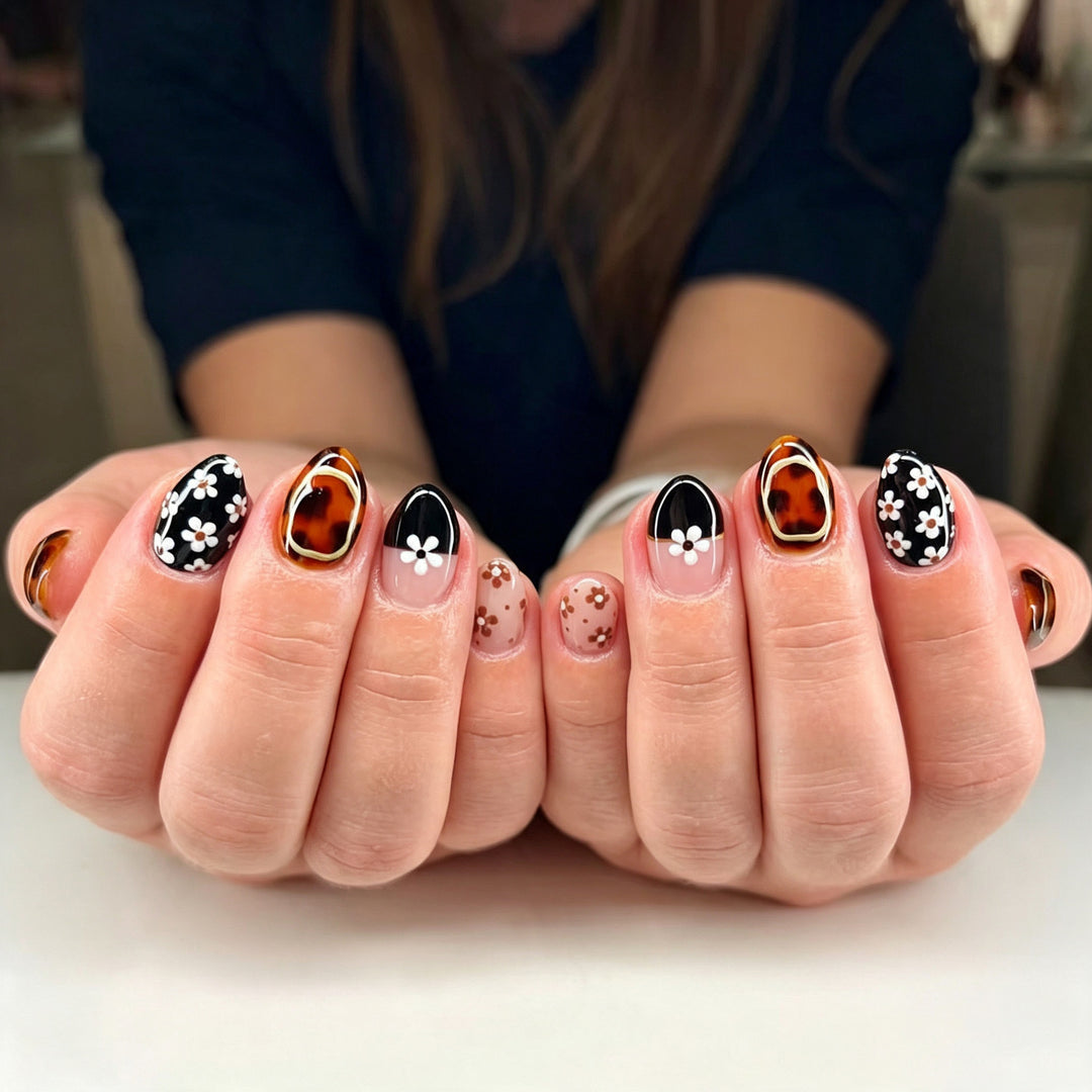 Artistic Press-On Nail Art Set with Floral Designs Kalsten