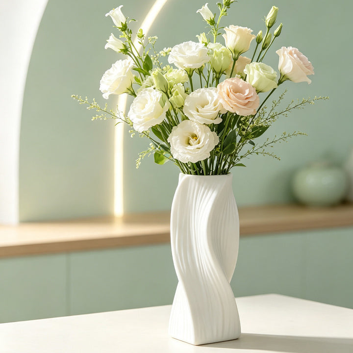 Modern Sculptural Decorative Vase Kalsten