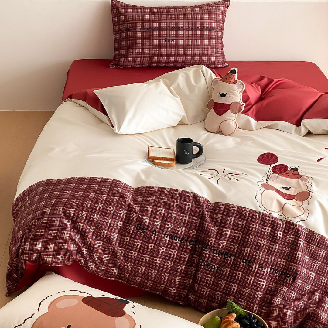 Children's bedding set made of cotton satin with a cute bear print, reversible function & quilted pillowcase