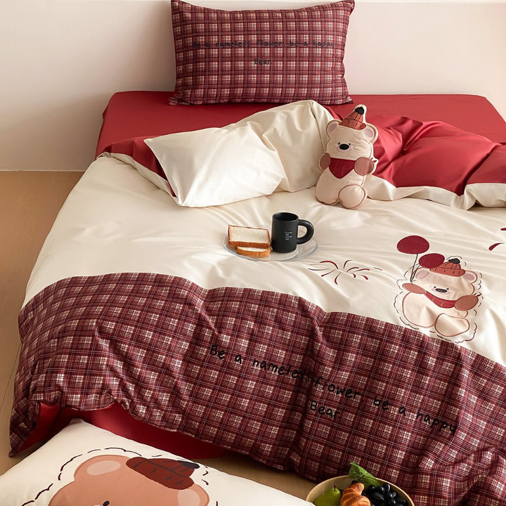Children's bedding set made of cotton satin with a cute bear print, reversible function & quilted pillowcase