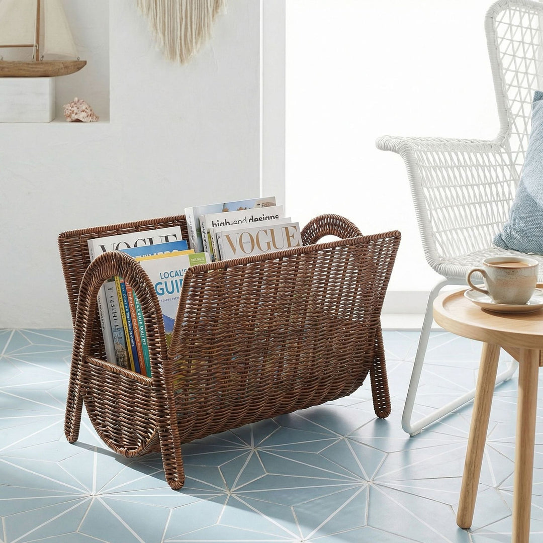 Stylish magazine holder made of woven material Kalsten