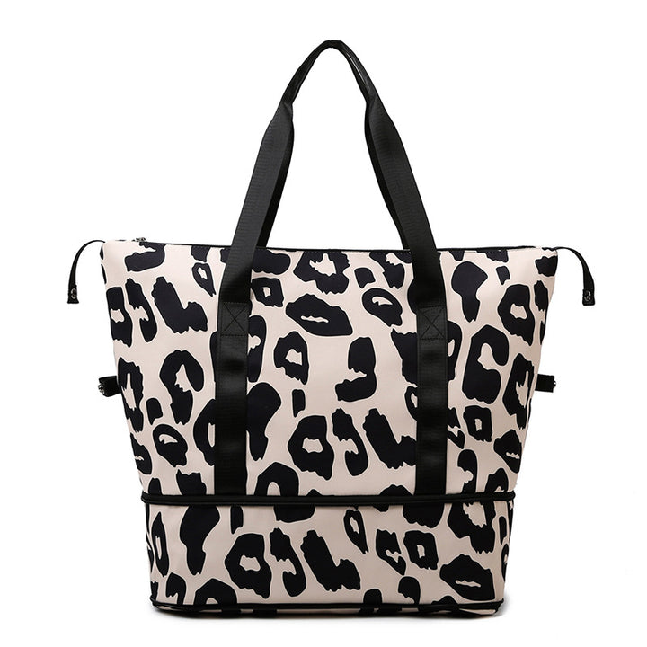 Sporty travel bag with innovative design and plenty of storage Kalsten