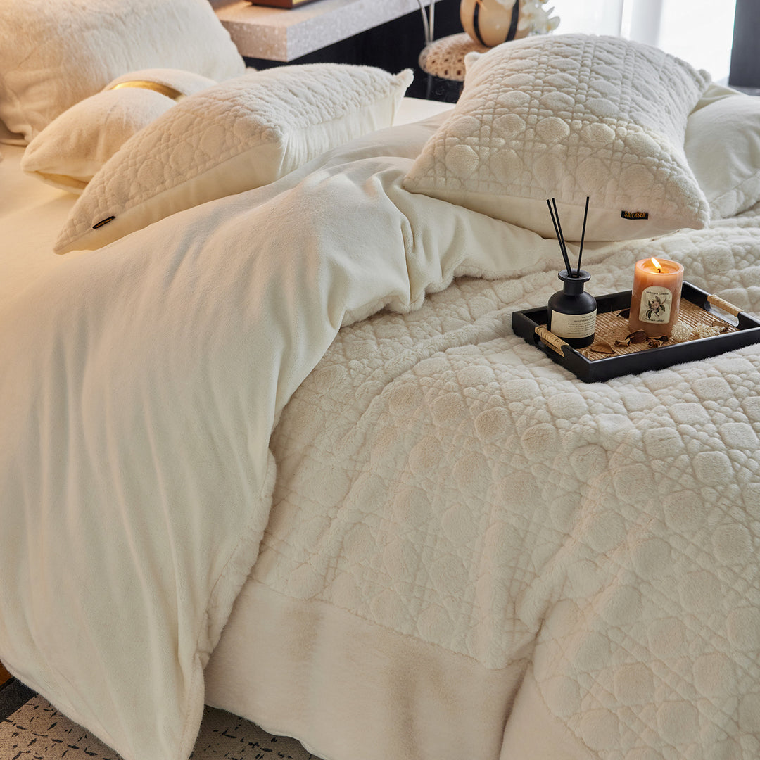 Quilted bedding set made of soft microfiber with diamond stitching