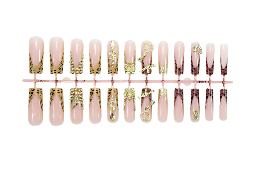 Artificial nail set with elegant golden and animal decorations Kalsten