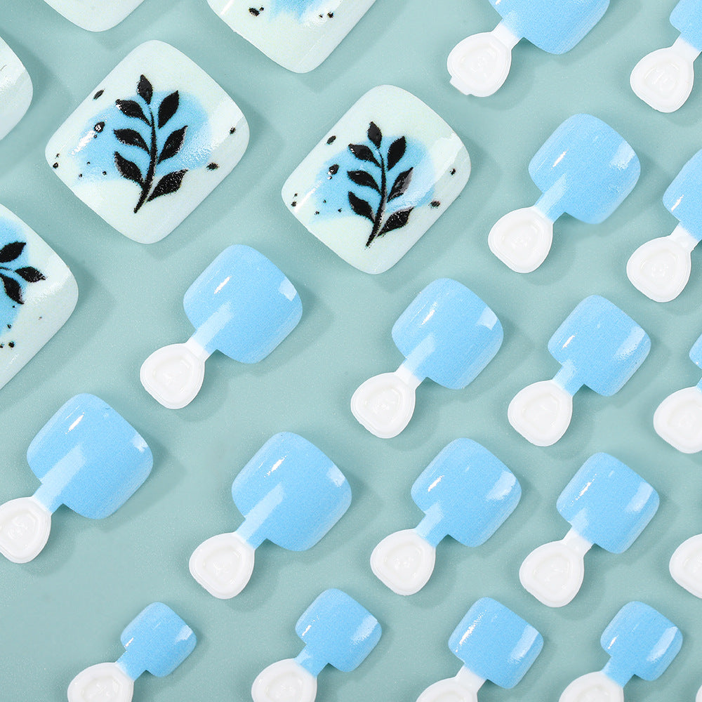Stylish leaf design artificial nails Kalsten