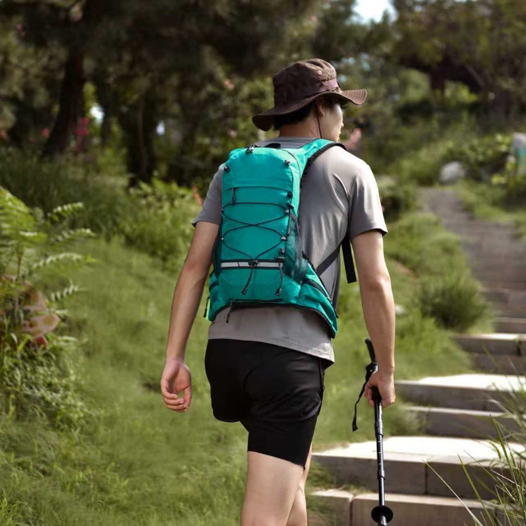 Sporty backpack with breathable mesh inserts and elastic carrying straps Kalsten