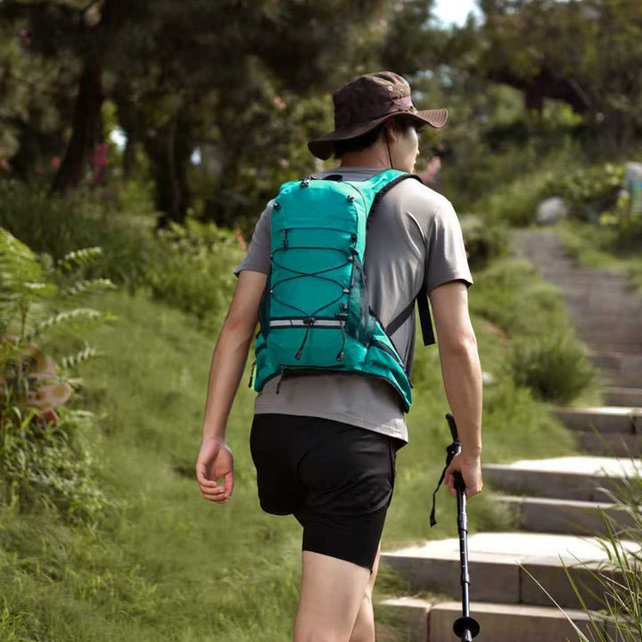 Sporty backpack with breathable mesh inserts and elastic carrying straps Kalsten