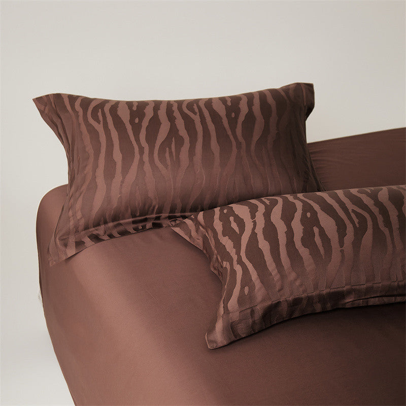 Elegant Satin Bedding Set Kalsten