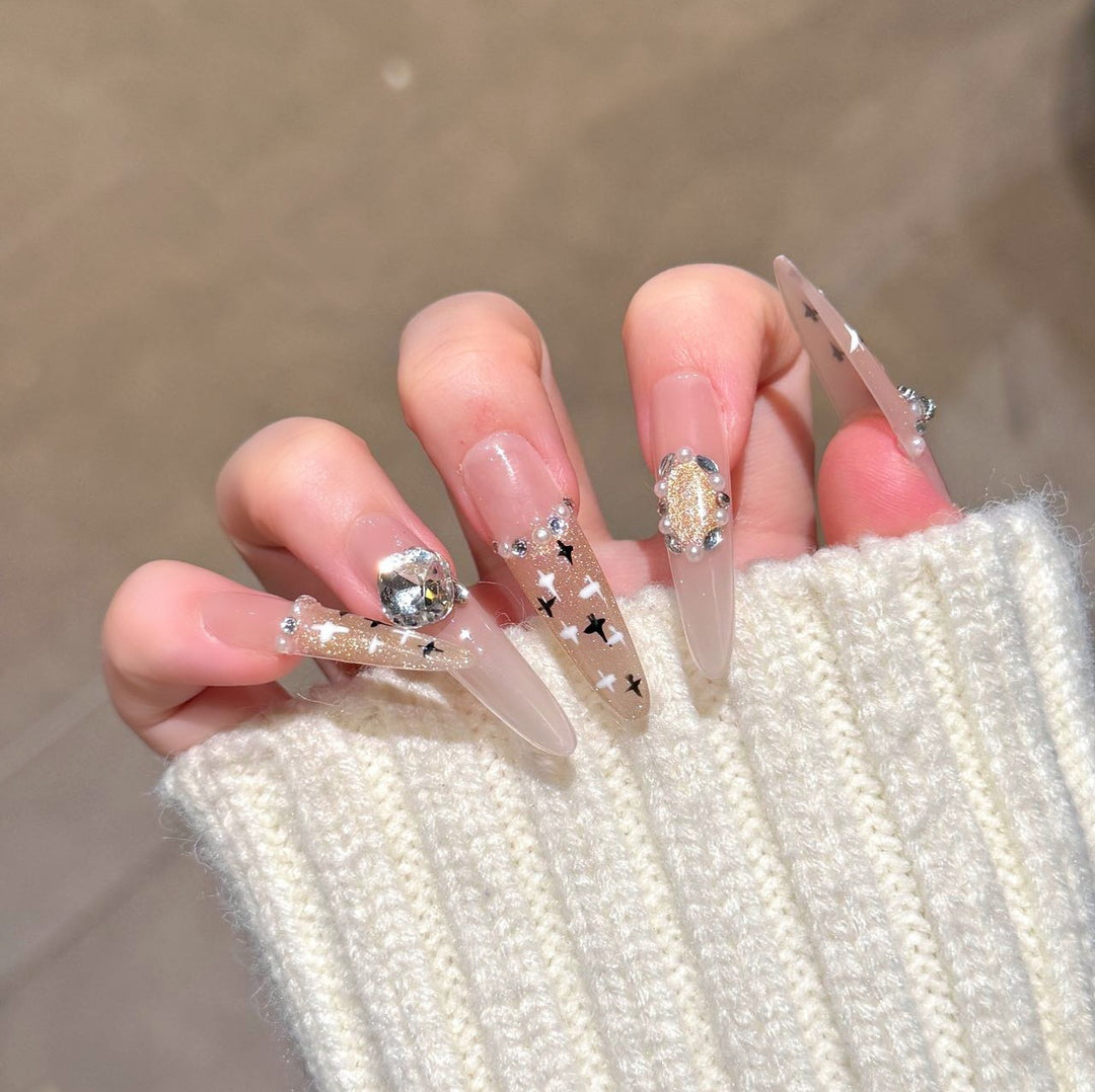 Artistic Premium Detailed Press-On Nail Art Kalsten