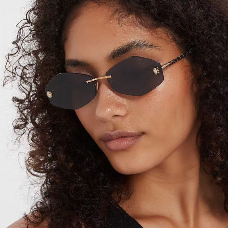 Women's geometric sunglasses in modern design with elegant metal frame Kalsten