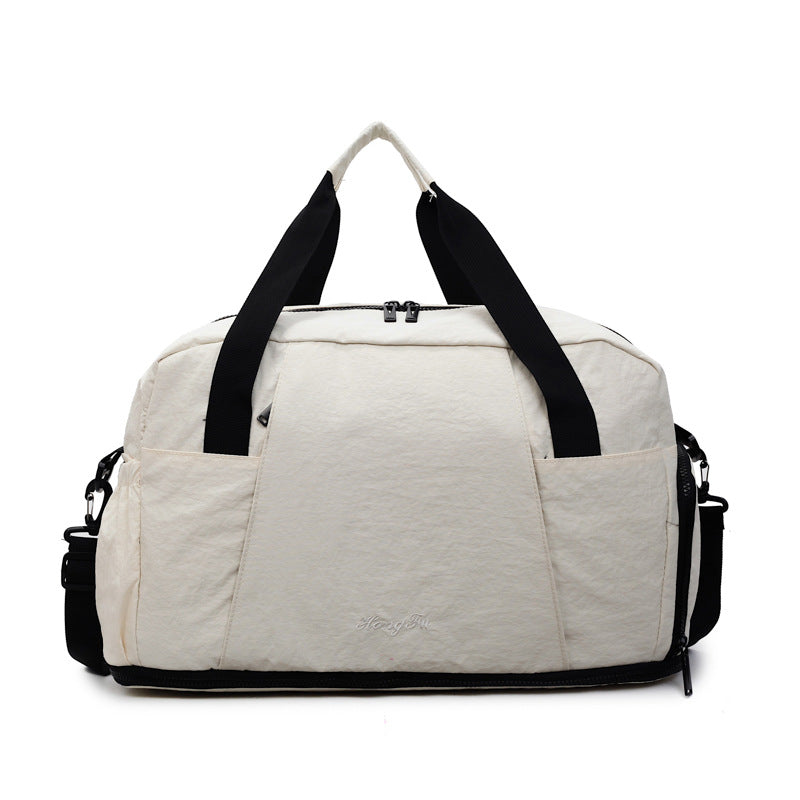 Sporty travel bag with innovative storage Kalsten