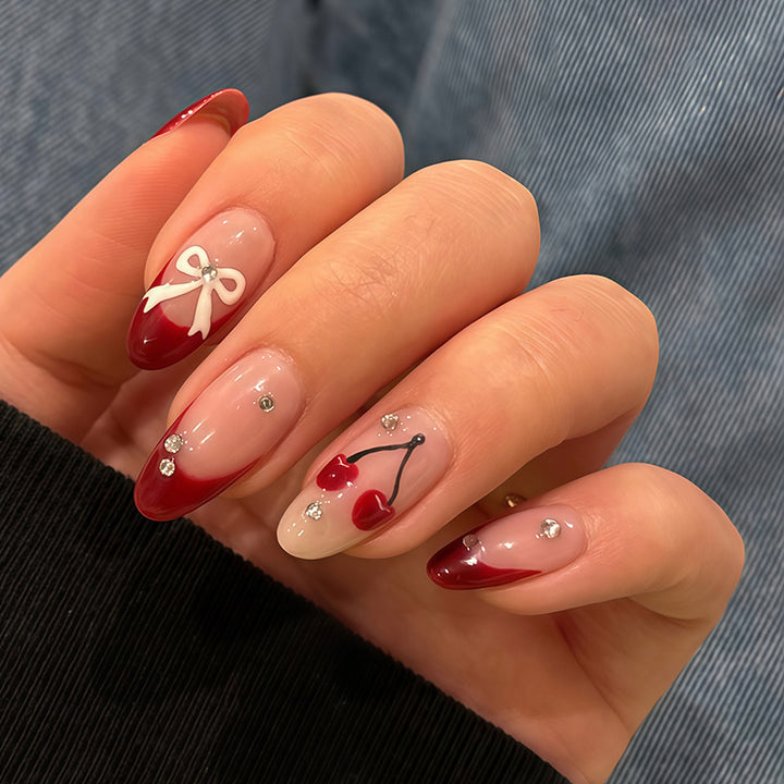 Artful nail set with glitter and heart design Kalsten