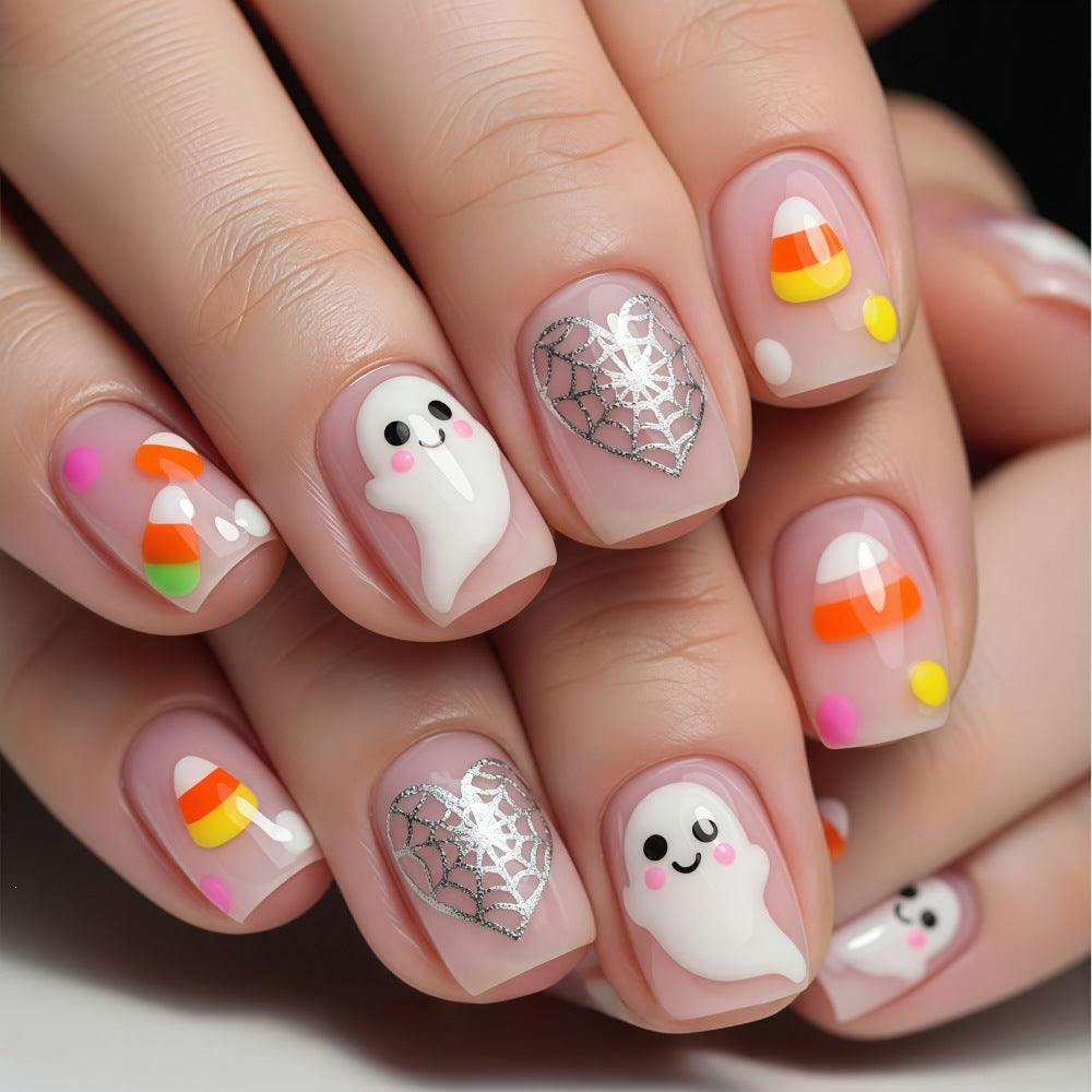 Artificial nails for Halloween with cute ghost motifs Kalsten