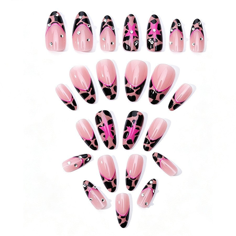 Nail set with glamorous leopard design and glitter elements Kalsten